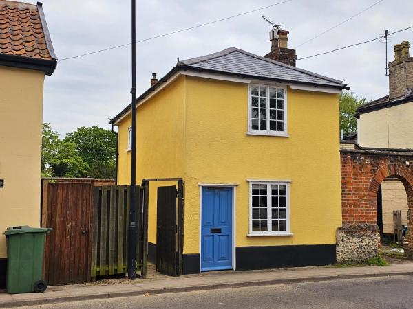 A la foto es mostra l'objecte Perfectly Located Pretty Cottage situat a la ciutat de Shelfanger.