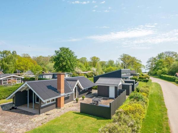 På billedet ses objektet 6 person holiday home in Juelsminde-By Traum beliggende i byen Sønderby.