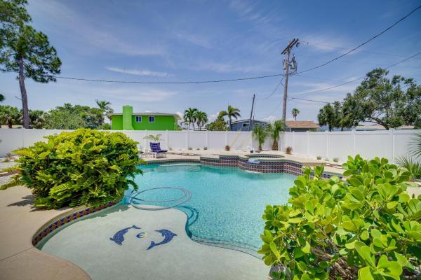 Na fotografii je vidět objekt Indian Harbour Beach Home with Private Pool! nacházející se ve městě Satellite Beach.