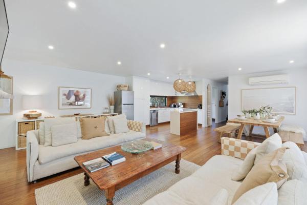 The photo shows the Island Surf House located in the city of Cape Woolamai.