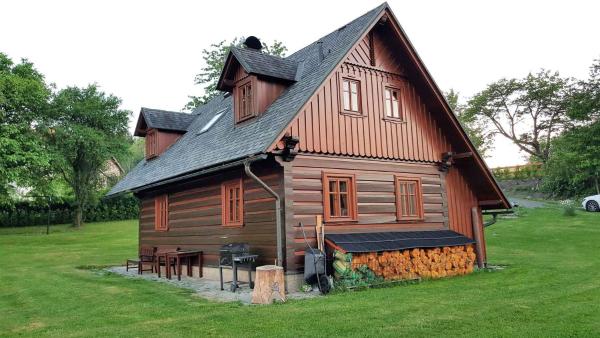 På bilden syns objektet Holiday home in Jilove u Drzkova 1767 som ligger i staden Jesenný.