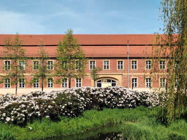 På billedet ses objektet Hotel Vierseithof Luckenwalde beliggende i byen Luckenwalde.