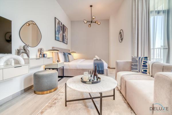 Na fotografii je vidět objekt Striking Studio at Mesk 1 Midtown Dubai Production City by Deluxe Holiday Homes nacházející se ve městě Dubaj.