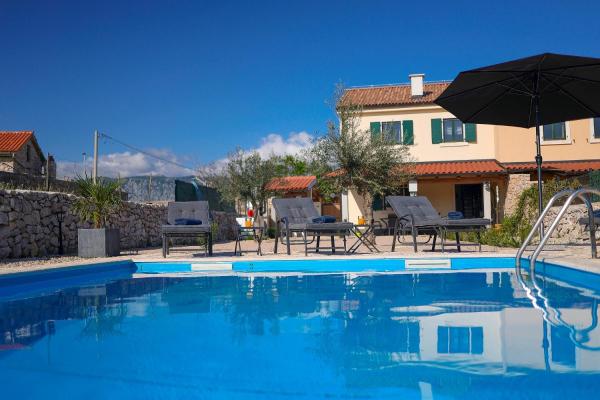 Villa Niko Pet Friendly 200 M From Hidden Sandy Beach Pets Stays For Free - Njivice, Omišalj