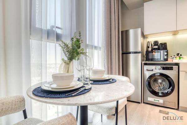 Bilde 2: Splendid Studio at Mesk 1 Midtown Dubai Production City by Deluxe Holiday Homes
