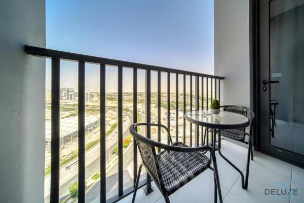Bilde 3: Splendid Studio at Mesk 1 Midtown Dubai Production City by Deluxe Holiday Homes