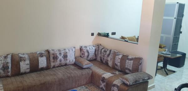 Na zdjęciu widoczny jest obiekt APARTAMENTOS NASSIRi położony w mieście Al-Ujun.