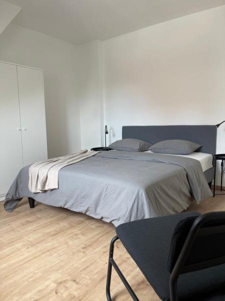 A la foto es mostra l'objecte FarawayHomes Studio Klagenfurt #2 situat a la ciutat de Sankt Peter.