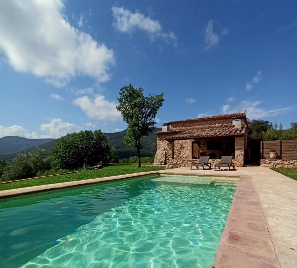 A la foto es mostra l'objecte Can Nofre - Masia familiar en zona tranquila situat a la ciutat de Amer.