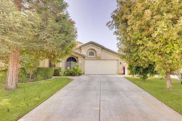 A la foto es mostra l'objecte Pet-Friendly California Retreat with Fenced-In Yard! situat a la ciutat de Bakersfield.