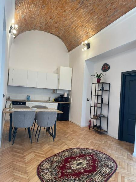 Na fotografii je vidět objekt Central apartment with 2 bedrooms and 2 bathrooms nacházející se ve městě Oradea.