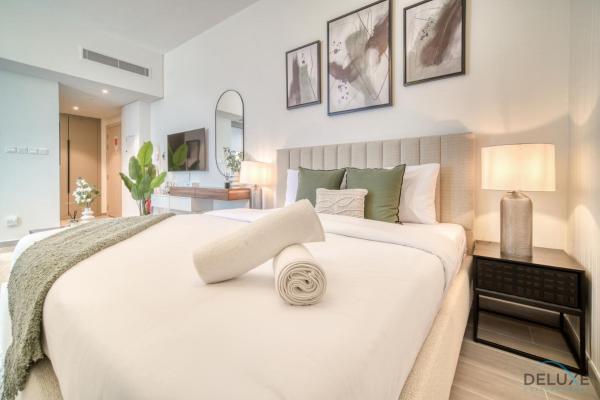 Photo 5 : Upscale Studio at Mesk 1 Midtown Dubai Production City by Deluxe Holiday Homes