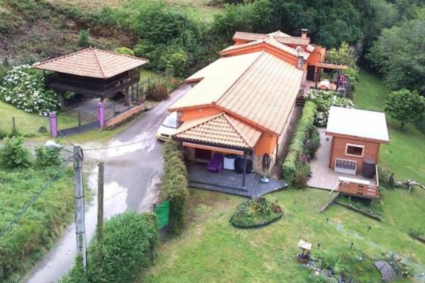Na zdjęciu widoczny jest obiekt Disfruta de la naturaleza en casa rural de playa położony w mieście Arroes.
