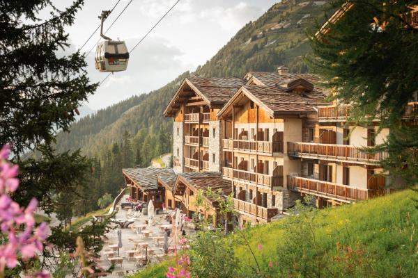 På billedet ses objektet Hôtel Carlina by Les Etincelles beliggende i byen Belle Plagne.