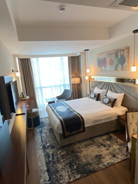 Na fotografii je vidět objekt Grand Hamit By Karadayı Airport Hotel nacházející se ve městě Arnavutköy.