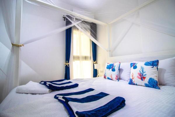 2 Bed Resort Apartment - Sleeps 4 - Hotel Services, Хургада