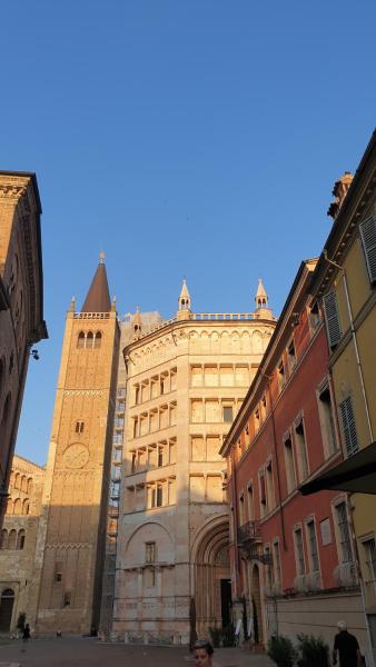 A la foto es mostra l'objecte Mansarda Laurent situat a la ciutat de Parma.