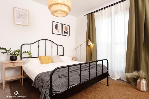 A la foto es mostra l'objecte Stylish Concept Studio situat a la ciutat de Bucarest.