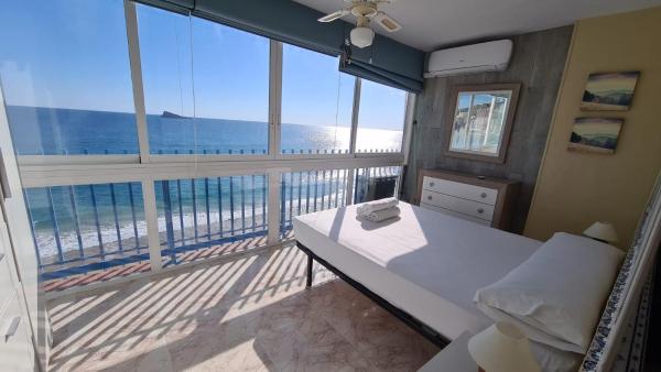 A la foto es mostra l'objecte Estudio Las Palmeras 12 IF Benidorm situat a la ciutat de Benidorm.