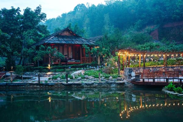 На фото показан объект Natalie's Villa & Resort Moc Chau, расположенный в городе Моктяу.