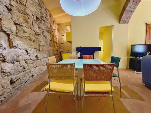 A la foto es mostra l'objecte Perugia Abbraccio Etrusco situat a la ciutat de Perusa.