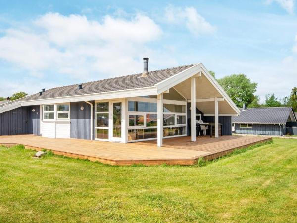 Na fotografii je vidět objekt 8 person holiday home in Sjølund-By Traum nacházející se ve městě Hejls.