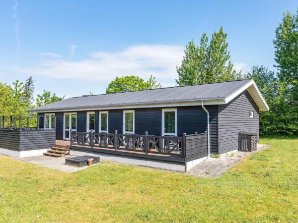 La photo montre l'objet 10 person holiday home in Løgstør-By Traum situé dans la ville de Løgsted.