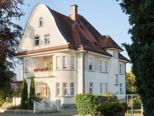A la foto es mostra l'objecte Hotel Schöngarten garni situat a la ciutat de Hochbuch.