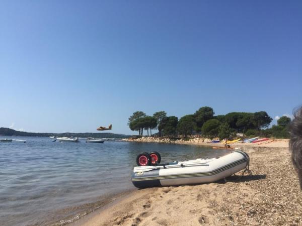 A la foto es mostra l'objecte Mini villa pour 4 a 300M de la plage avec piscine situat a la ciutat de Zonza.