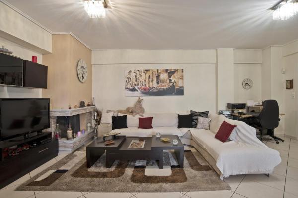 På billedet ses objektet Paradeisos Modern, 2BR, 2BA, Fully Equipped beliggende i byen Marousi.