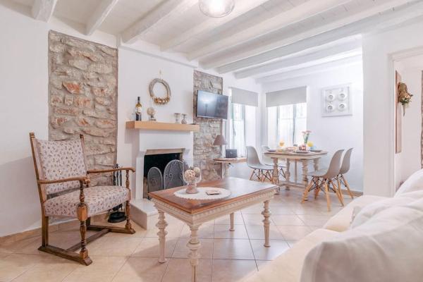 En la foto se muestra el objeto Elia House 1 near Nafpaktos ubicado en la ciudad de Áyios Políkarpos.