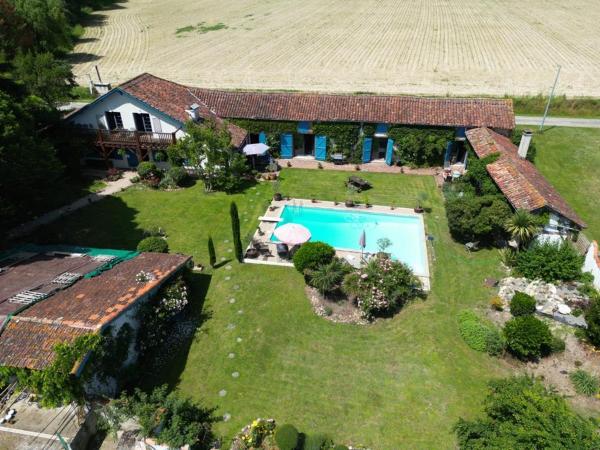 照片显示了位于Burosse-Mendousse市的Domaine Du Tafiart Maison Complète物件。