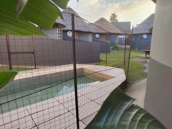 照片显示了位于Graskop市的Graskop family retreat and backpackers物件。