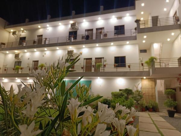 Op de foto is het object Green Club Farm te zien, gelegen in de stad Ajmer.