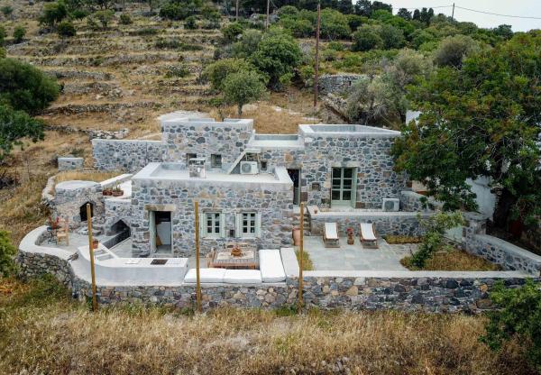 Na zdjęciu widoczny jest obiekt Stone House Siga Siga. Enjoy Serenity & Privacy położony w mieście Mandrakion.