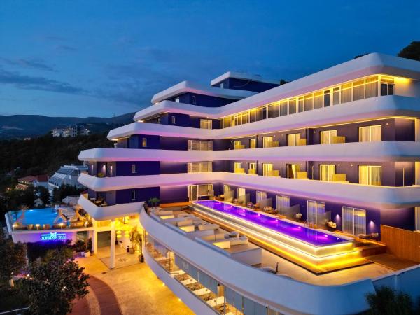 Regina Blu, Vlorë