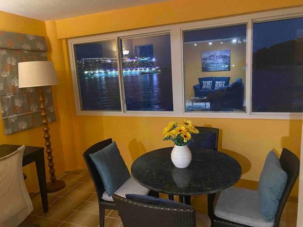 Fotografia 9: Condo By The Sea