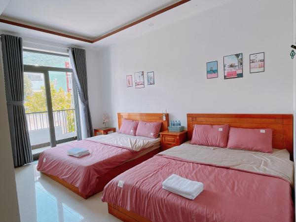 På bildet vises objektet LOVE HOMESTAY & SPA som ligger i byen Tay Phuong.