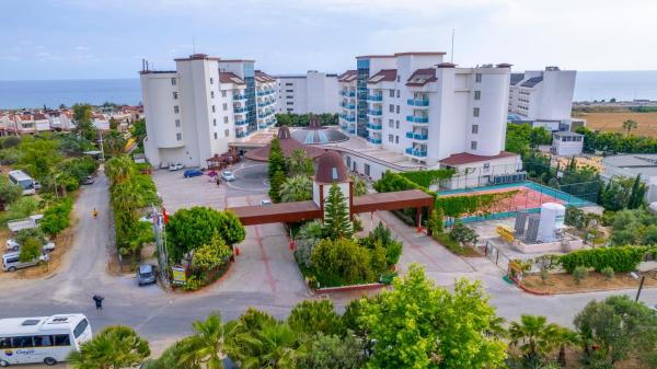 På billedet ses objektet Cenger Beach Resort Spa - All Inclusive beliggende i byen Kızılot.
