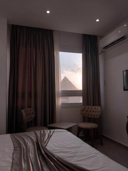 Eagles Pyramids View - Gizeh