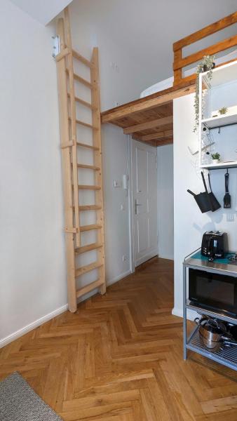 Фотография 7: Central, cozy, designed 1-BR Apt at Akazienkiez