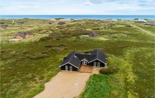 A la foto es mostra l'objecte Gorgeous Home In Ringkøbing With Sauna situat a la ciutat de Søndervig.