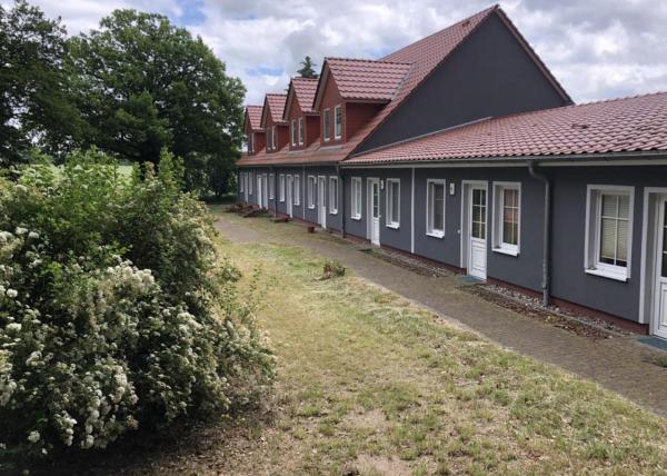 A la foto es mostra l'objecte F-1108 Häuser Prosnitz Haus07 Terrasse, Gartennutzung situat a la ciutat de Gustow.