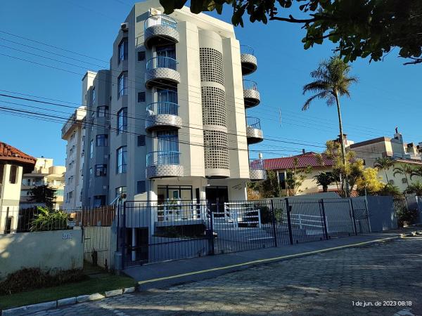 På billedet ses objektet Loft encantador a 40 metros do mar. beliggende i byen Florianópolis.
