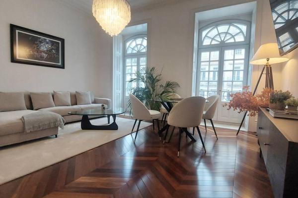 Foto 5: Host Wise - Spacious Vintage Flat - Small Balcony