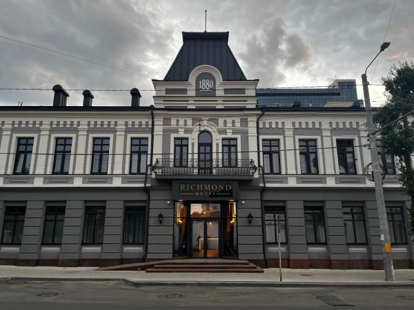 A la foto es mostra l'objecte Richmond Hotel situat a la ciutat de Chisinau.