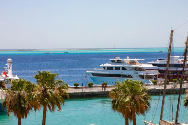 Nella foto è visibile l'oggetto AJIRA Bay Hotel Hurghada Marina situato nella città di Hurghada.