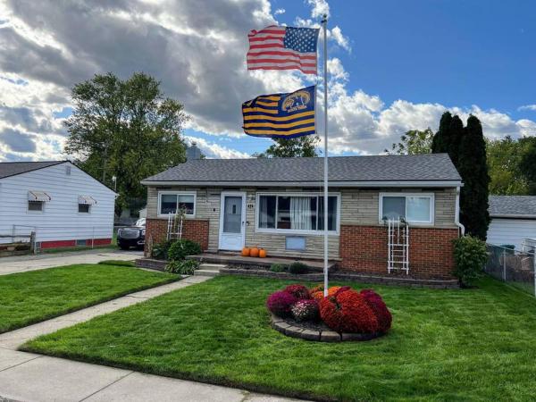 A la foto es mostra l'objecte Cute home near EMU and U of M situat a la ciutat de Denton.