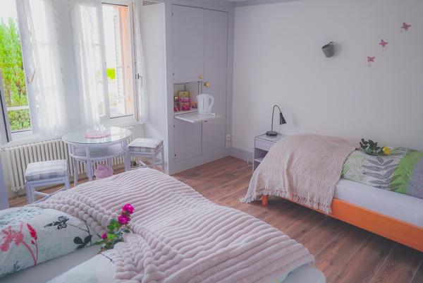 På billedet ses objektet Dreierzimmer beliggende i byen Därligen.