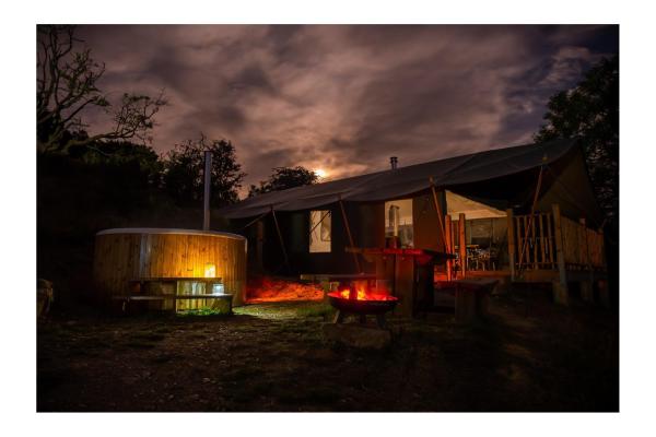 Billede 4: Canvas & Campfires, Luxury Safari Tent Glamping, only Seren Tent has a hot tub